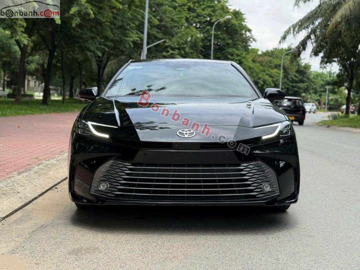 2025 Toyota Camry 2.5 HEV Top
