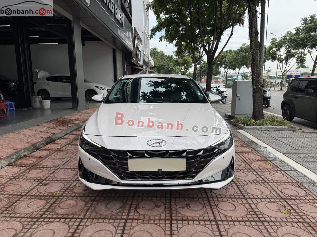 2024 Hyundai Elantra 2.0 AT Cao cấp