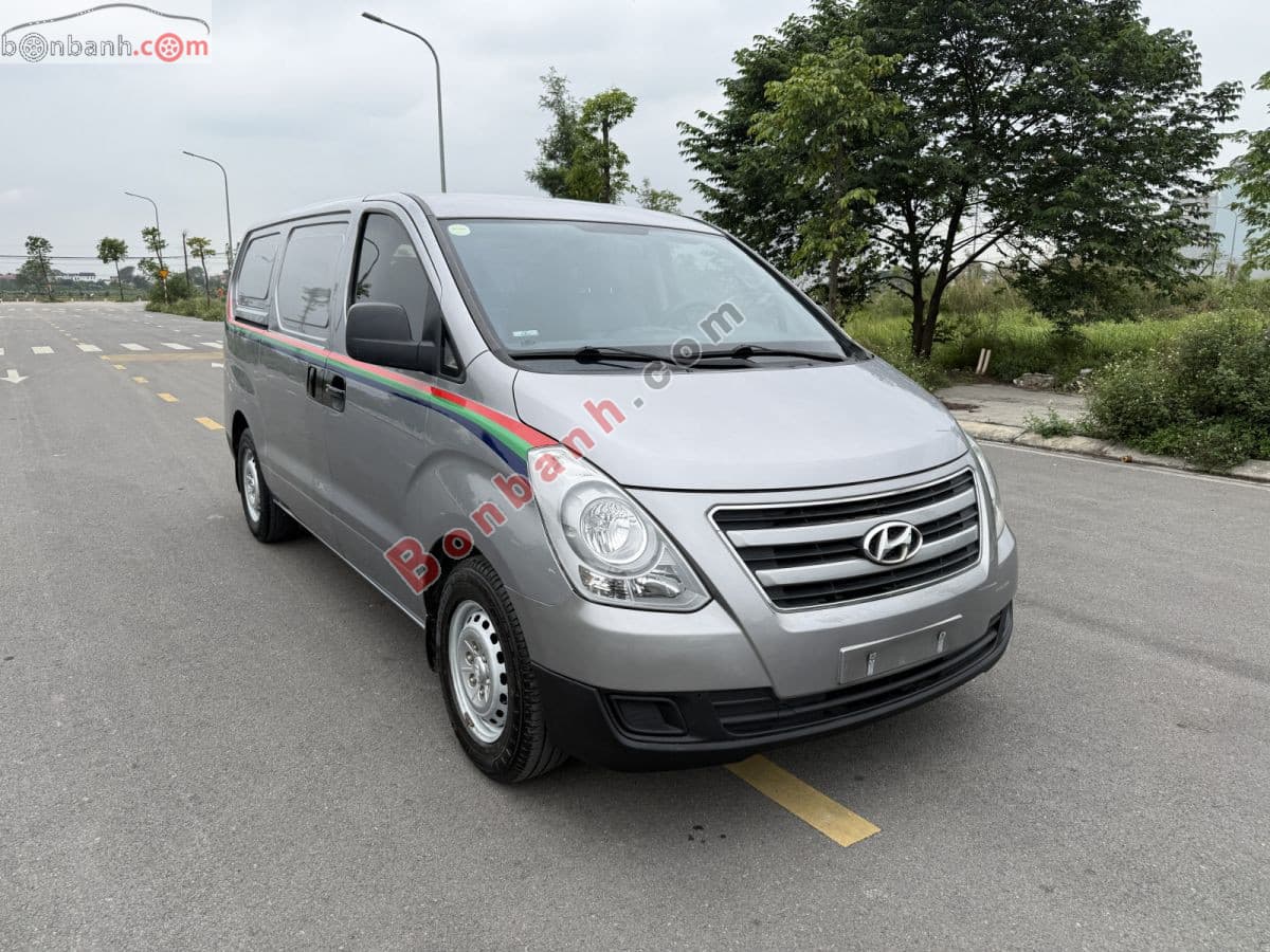2017 Hyundai Grand Starex Van 2.5 MT - Image 1