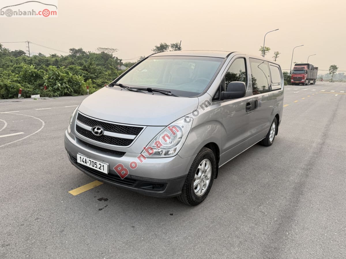 2015 Hyundai Grand Starex Van 2.4 MT