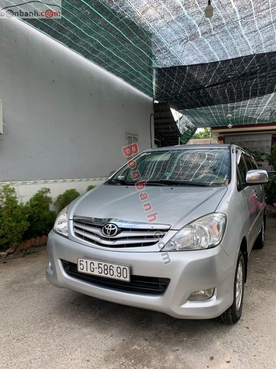 2011 Toyota Innova G - Image 1