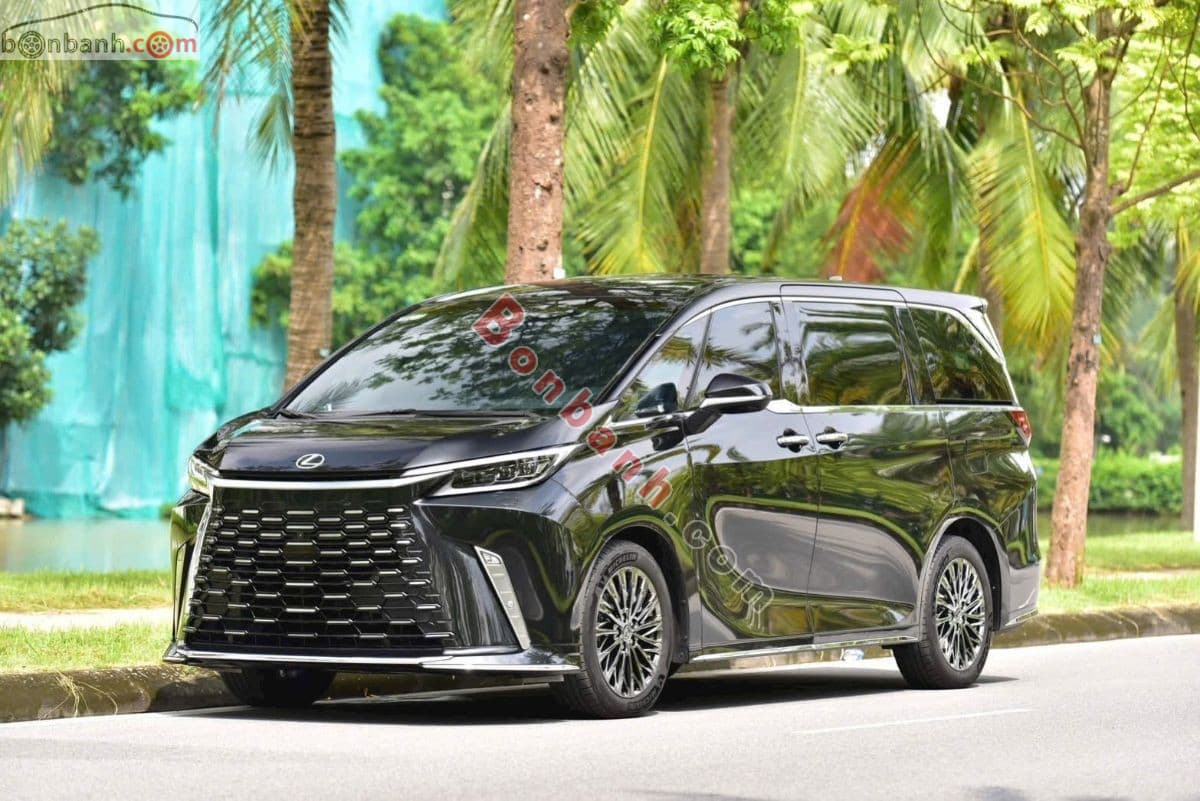 2025 Lexus LM 500h