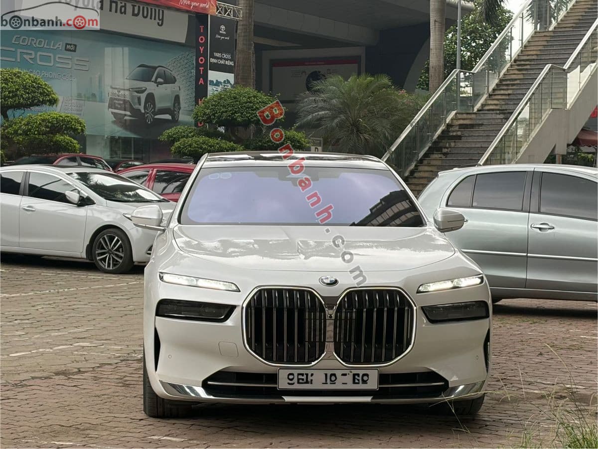 2023 BMW 7 Series 740i Pure Excellence