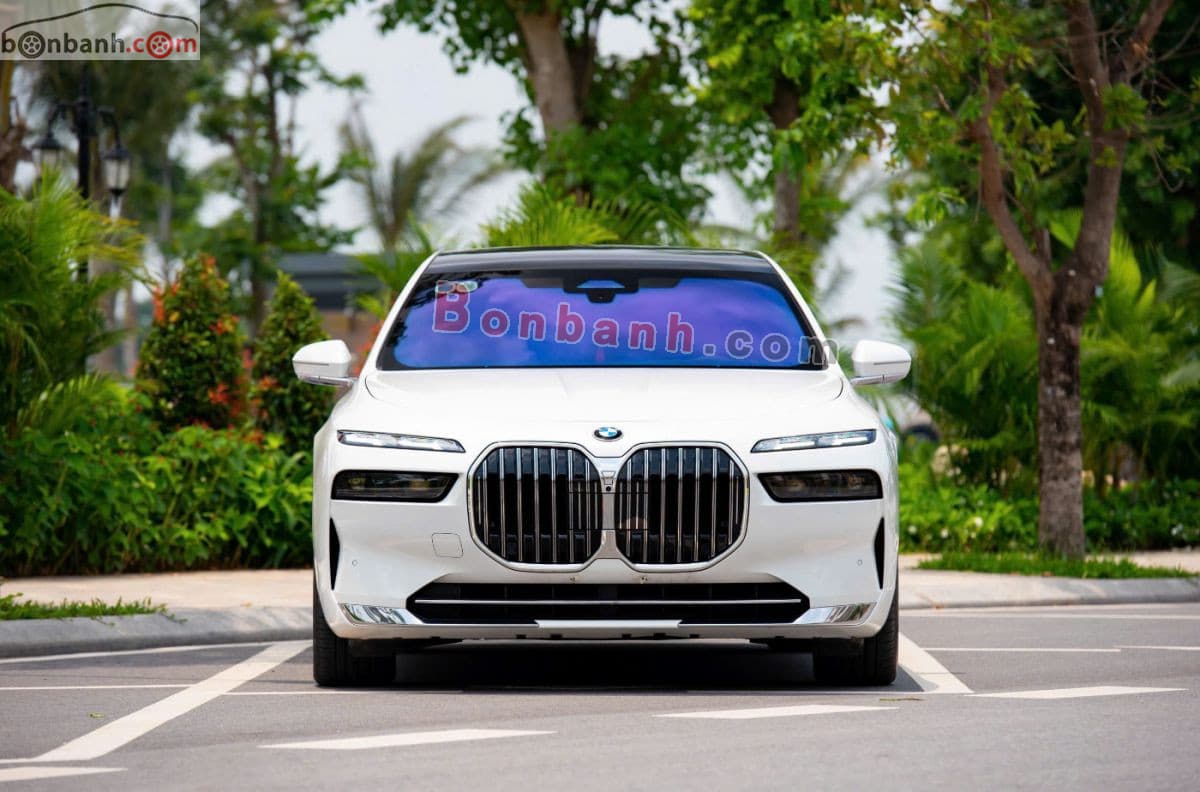 2024 BMW 7 Series 740i Pure Excellence