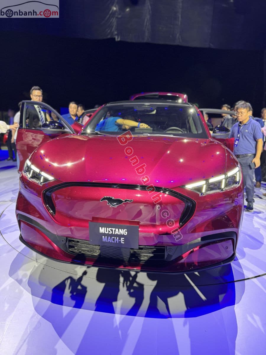 2025 Ford Mustang Mach-E Premium AWD