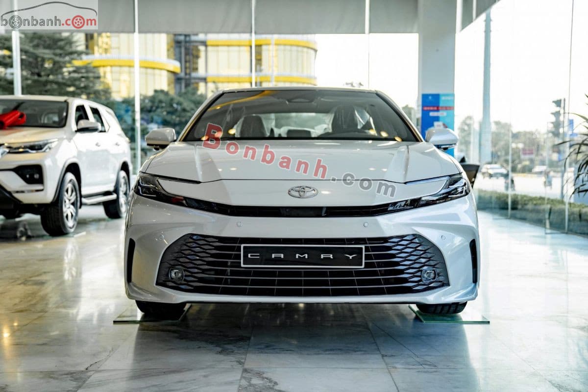 2026 Toyota Camry 2.5 HEV Top