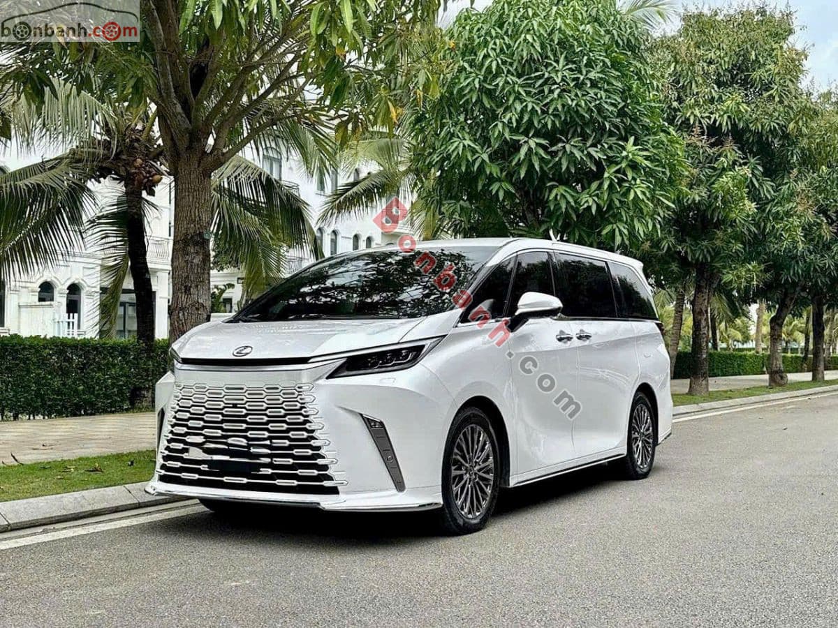 2025 Lexus LM 500h