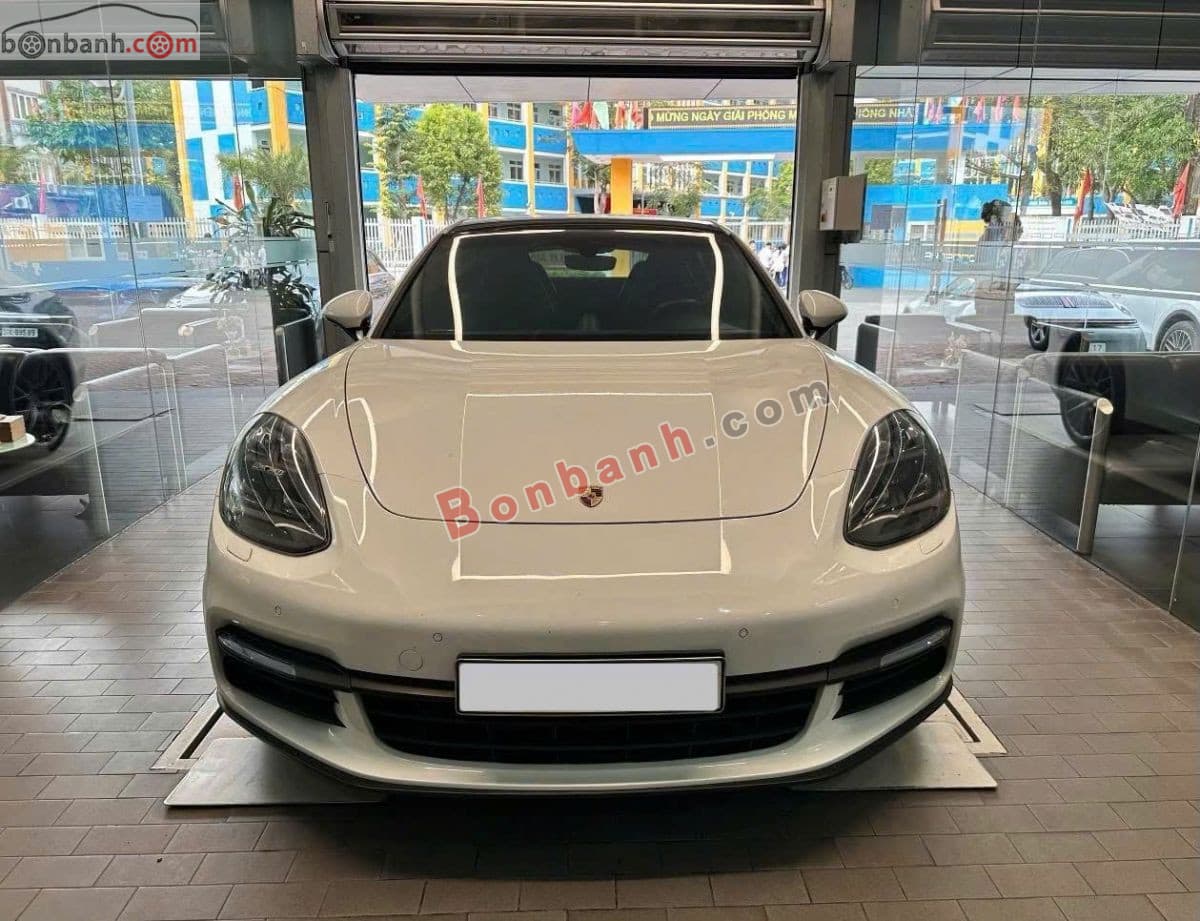 2018 Porsche Panamera 3.0 V6 - Image 1