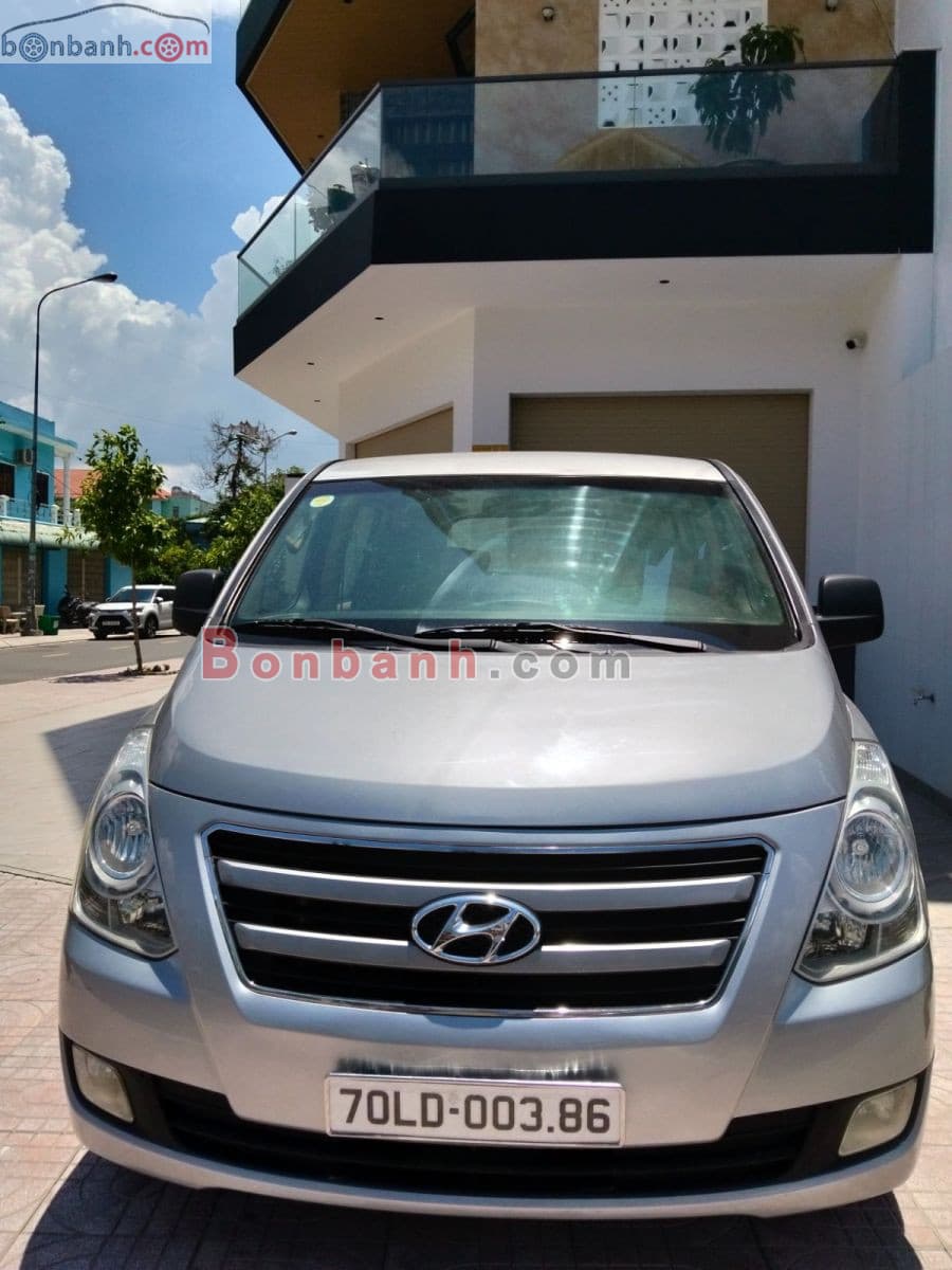 2016 Hyundai Grand Starex 2.5 MT