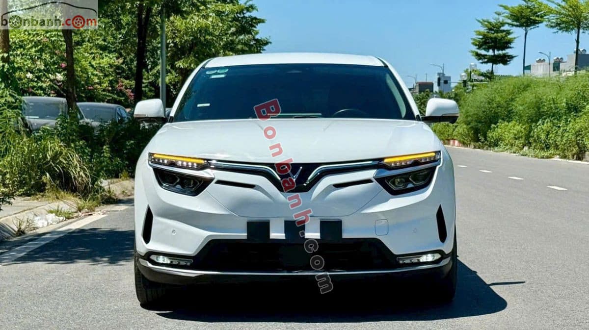 2023 VinFast VF8 Eco AWD