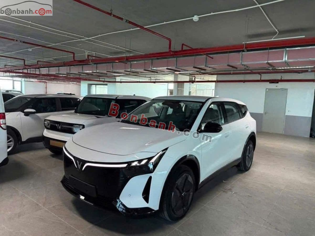 2026 VinFast VF8 Eco