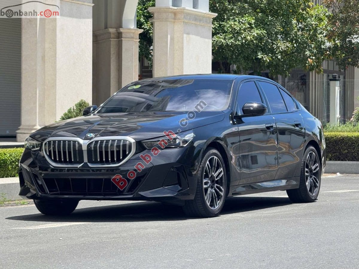 2025 BMW 5 Series 530i M Sport