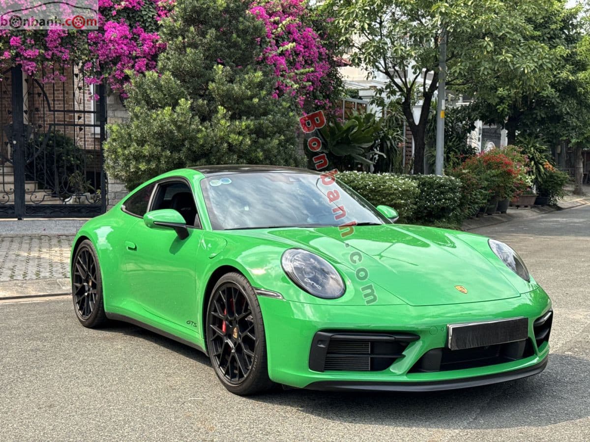 2023 Porsche 911 Carrera 4 GTS