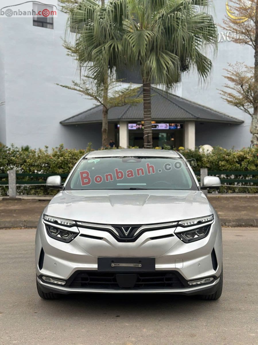 2023 VinFast VF8 Eco AWD