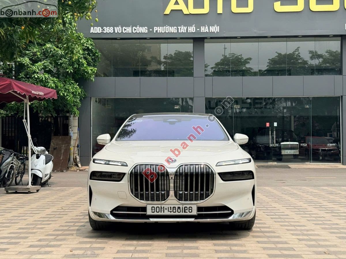 2023 BMW 7 Series 740i Pure Excellence