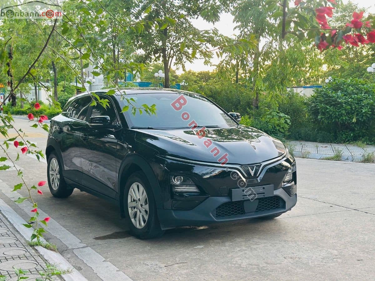 2025 VinFast VF6 Eco
