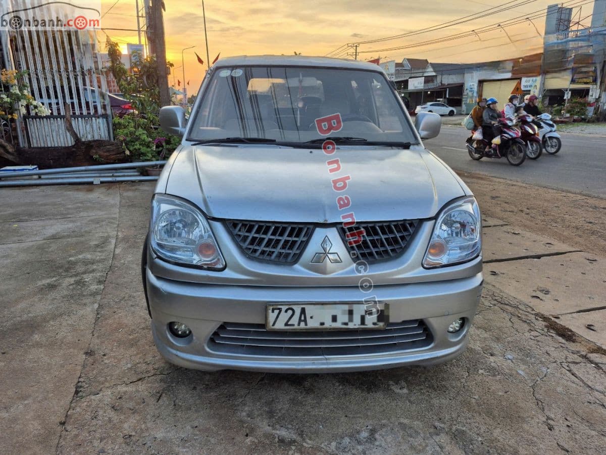 2004 Mitsubishi Jolie SS