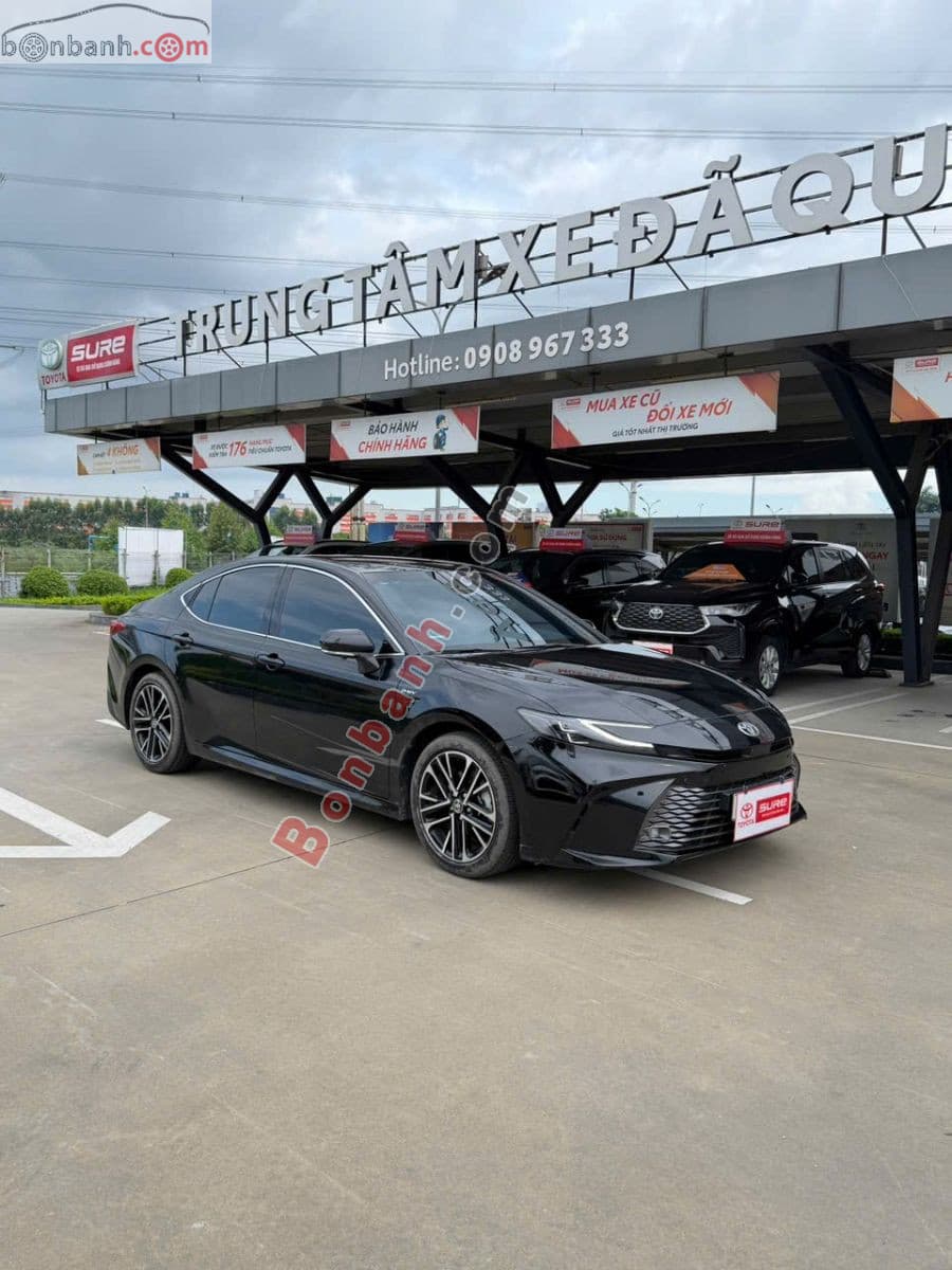 2025 Toyota Camry 2.5 HEV Top