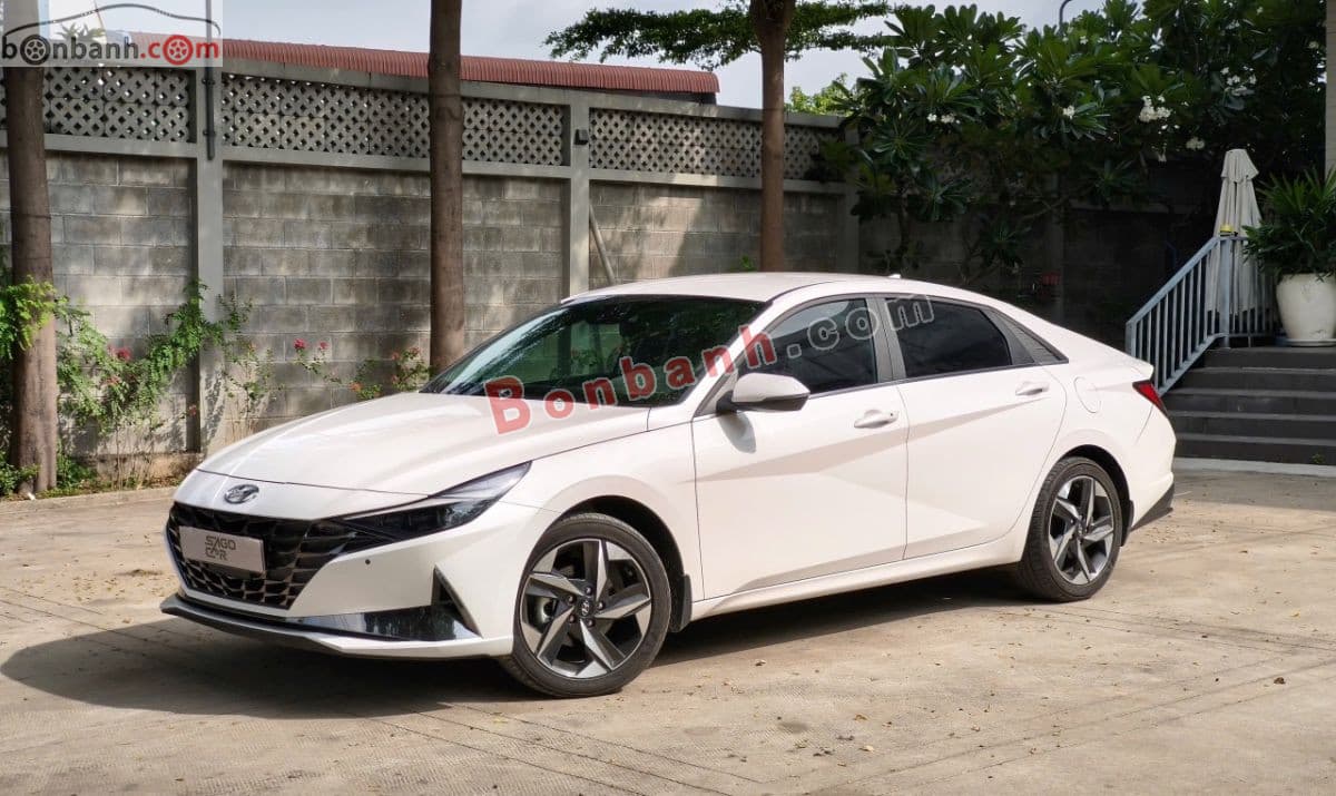 2024 Hyundai Elantra 2.0 AT Cao cấp