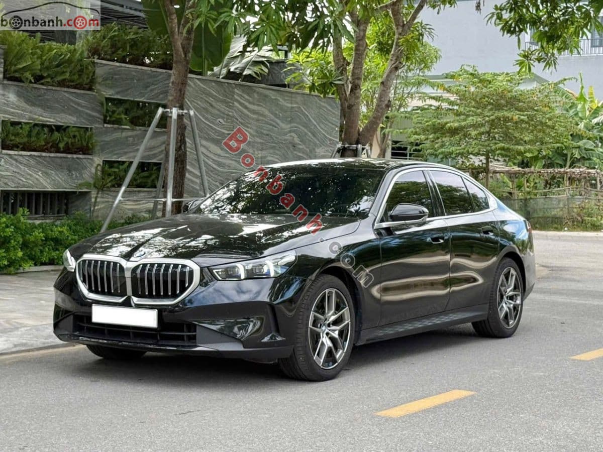 2025 BMW 5 Series 520i Premium