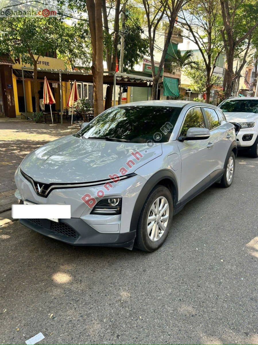2025 VinFast VF6 Eco