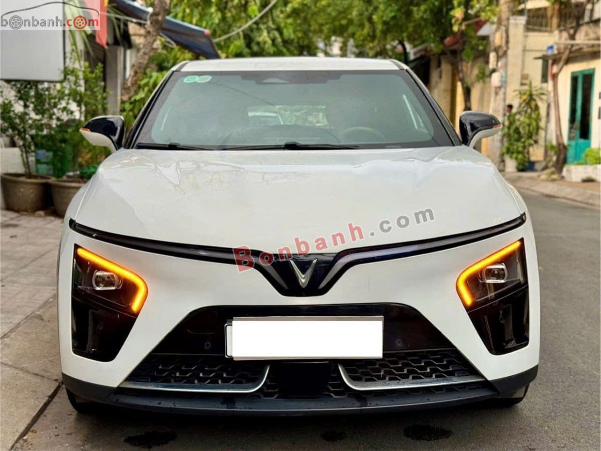 2024 VinFast VF7 Plus AWD