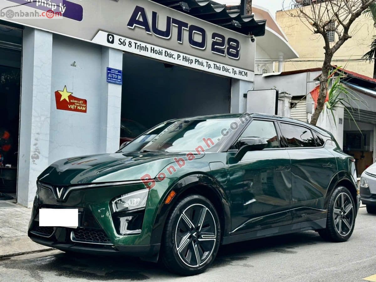 2024 VinFast VF7 Plus AWD