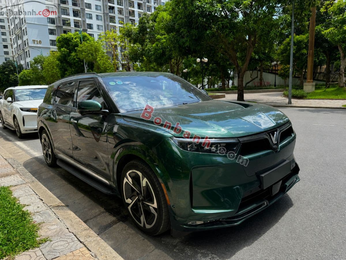 2024 VinFast VF9 Plus 7S