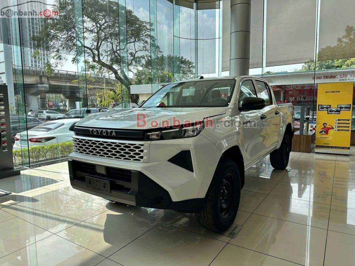 2026 Toyota Hilux Standard 2.8L 4x2 MT - Image 1