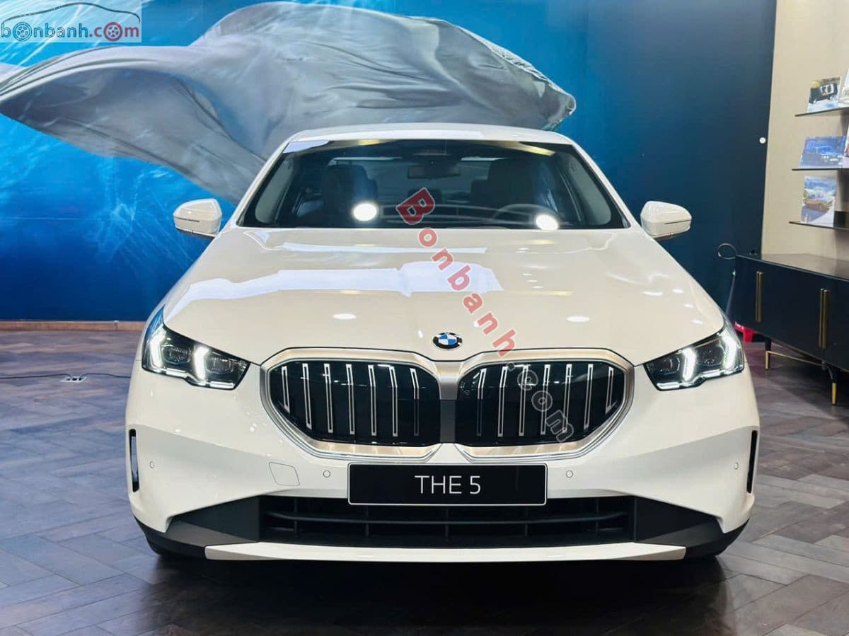 2026 BMW 5 Series 520i