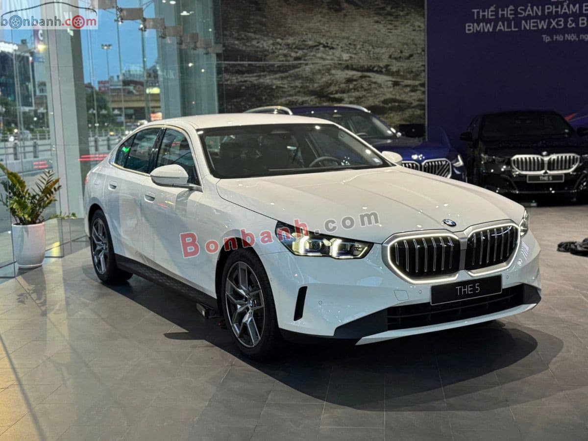 2025 BMW 5 Series 520i Premium