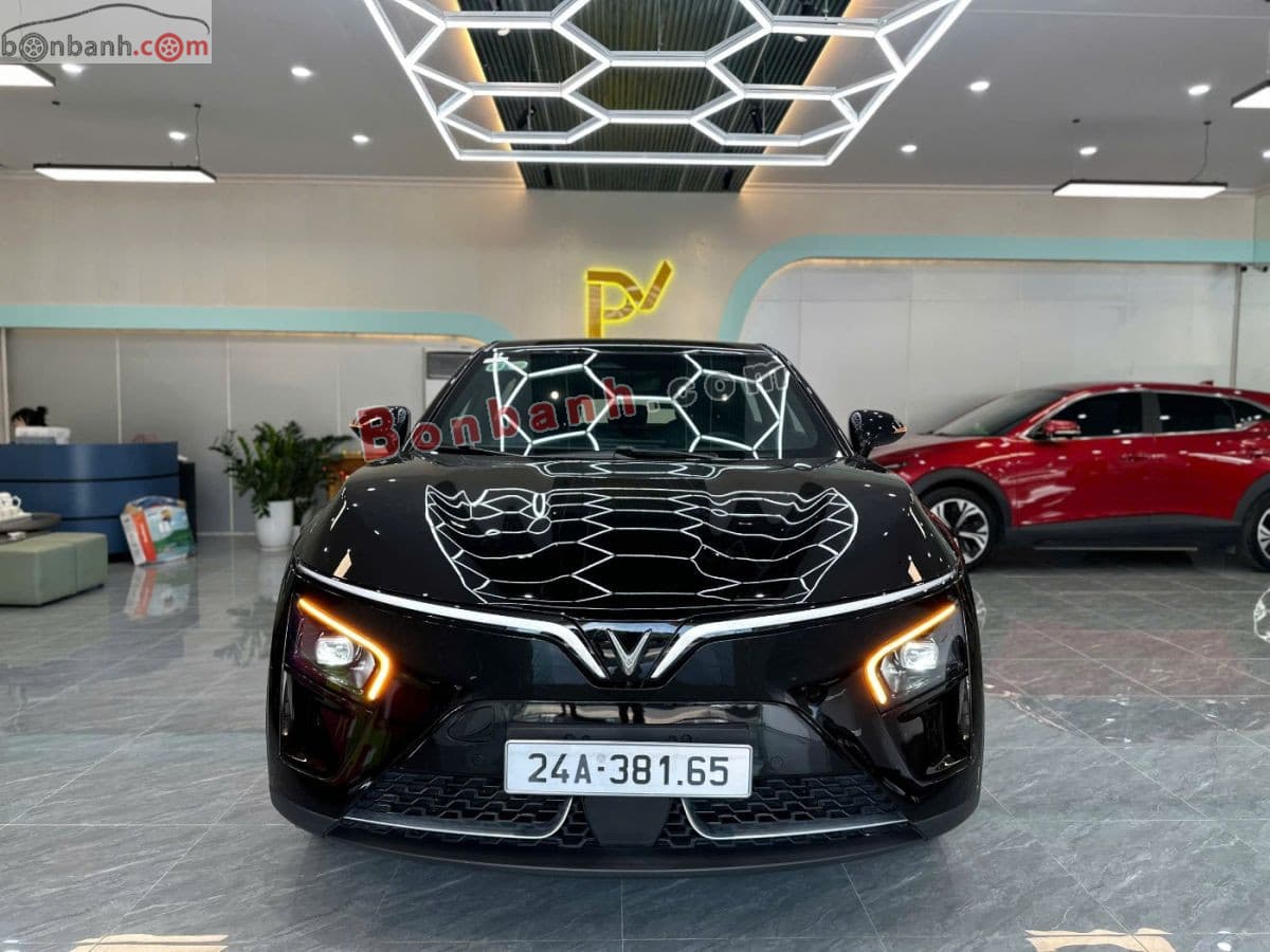 2025 VinFast VF7 Plus
