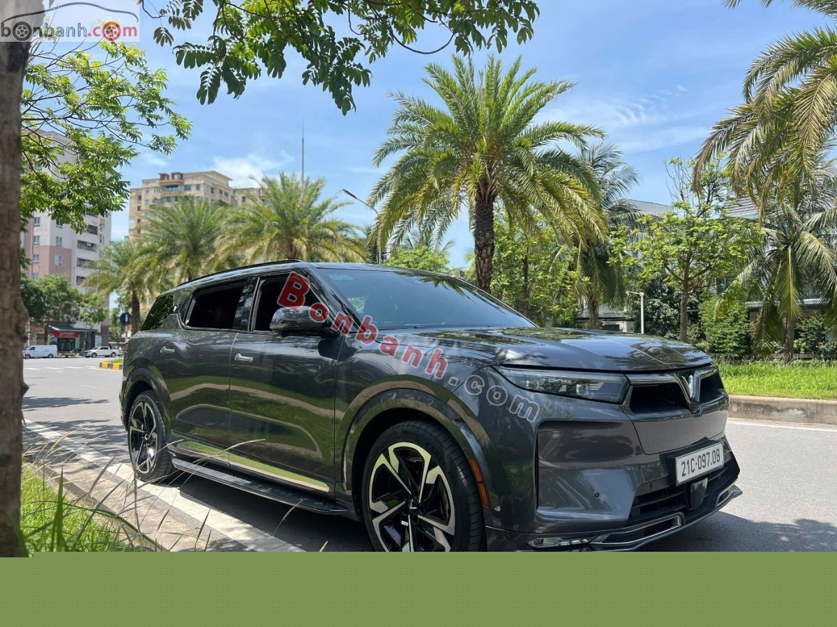 2024 VinFast VF9 Plus 7S