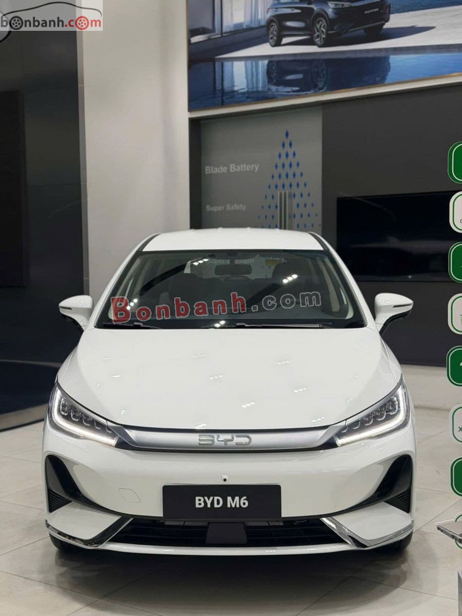 2026 BYD M6 Standard