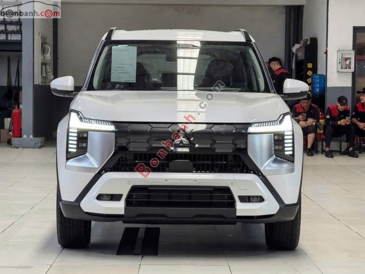 2026 Mitsubishi Destinator Premium