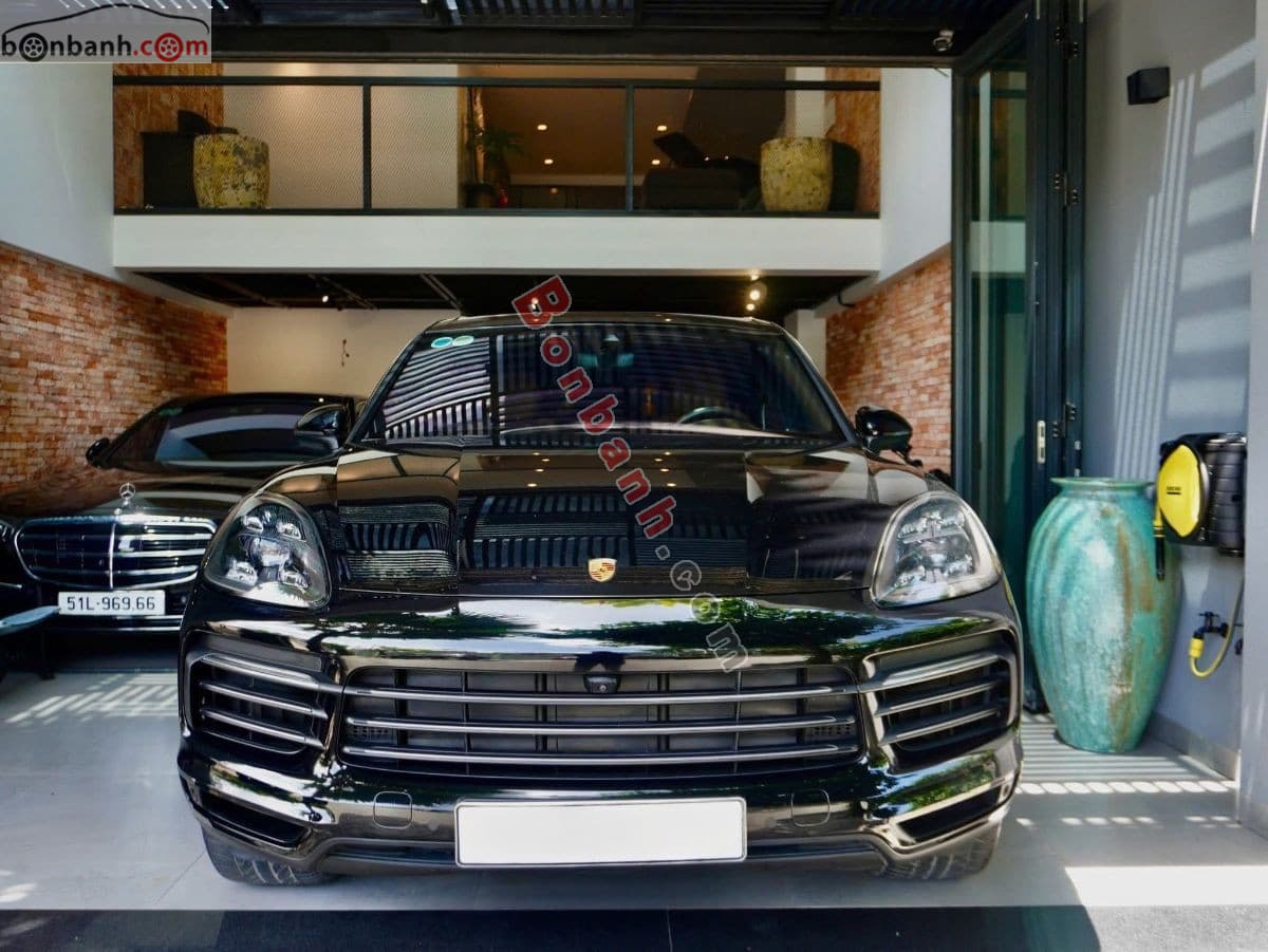 2022 Porsche Cayenne Coupe Platinum Edition