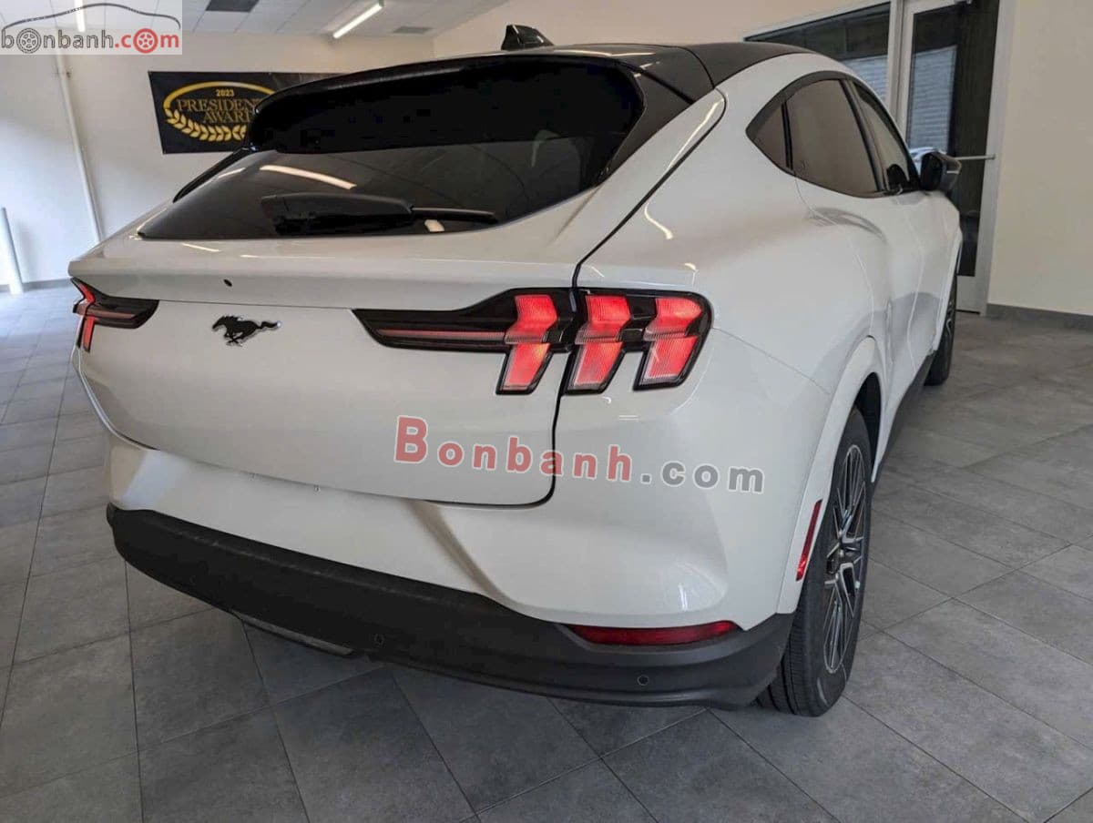 2025 Ford Mustang Mach-E Premium AWD