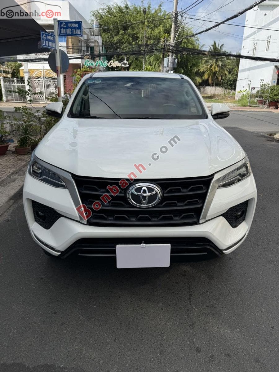 2022 Toyota Fortuner 2.4L 4x2 MT