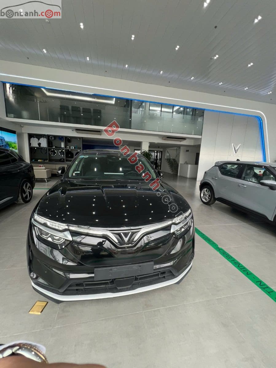 2023 VinFast VF8 Eco AWD