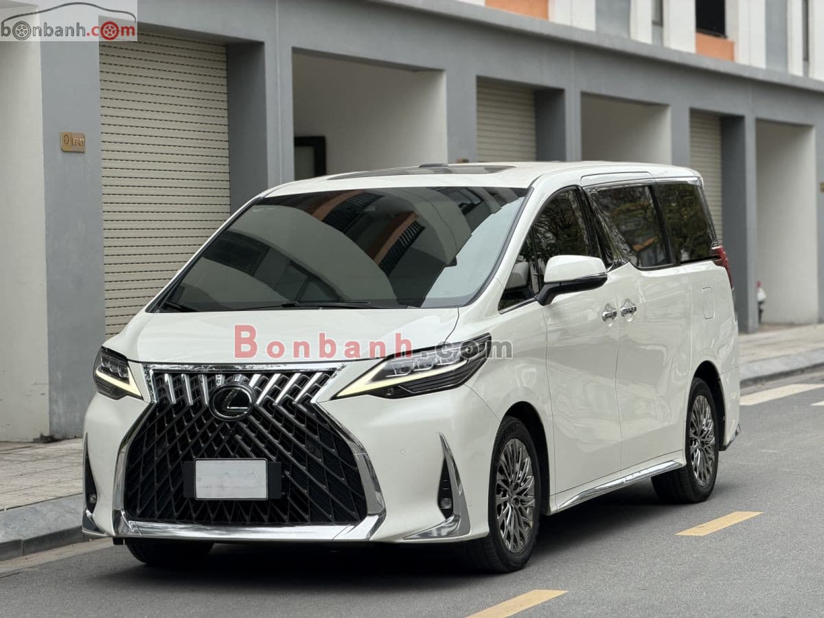 2021 Lexus LM 300h Royal Lounge