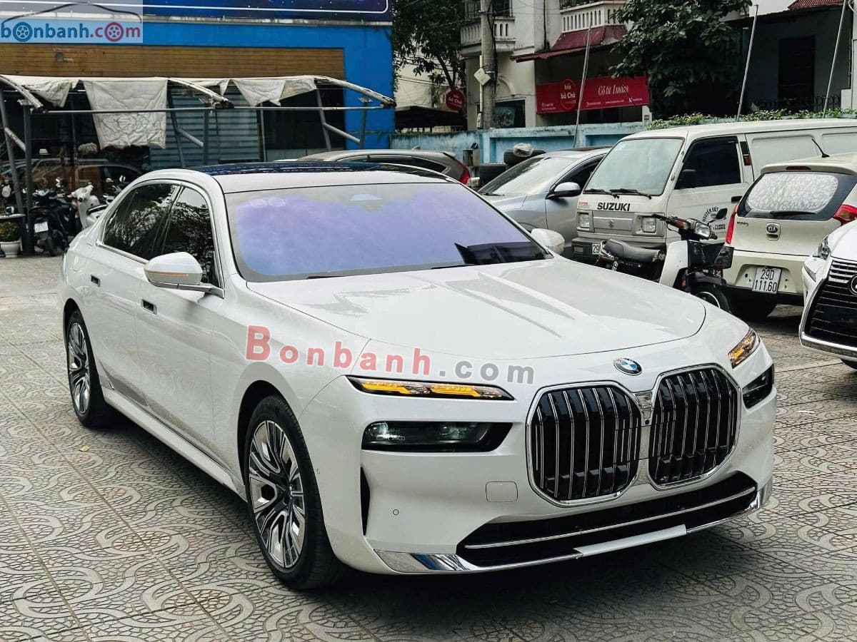2023 BMW 7 Series 740i Pure Excellence