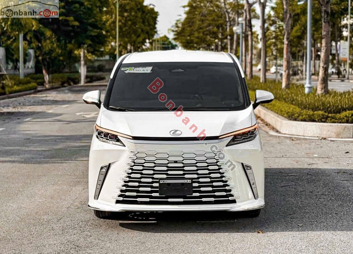 2024 Lexus LM 500h
