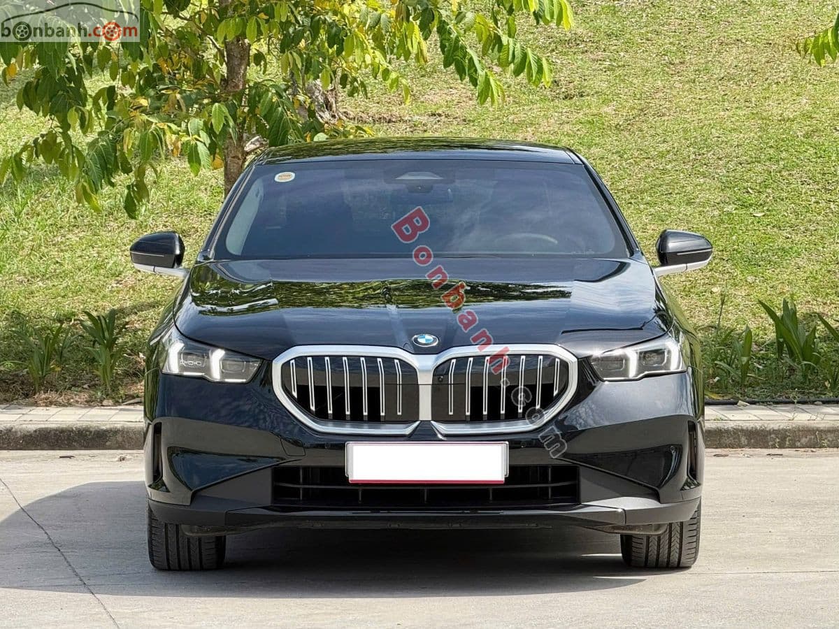 2025 BMW 5 Series 520i Premium