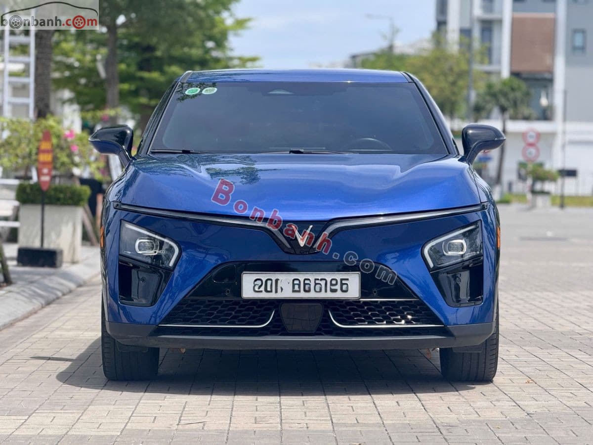 2024 VinFast VF7 Plus AWD