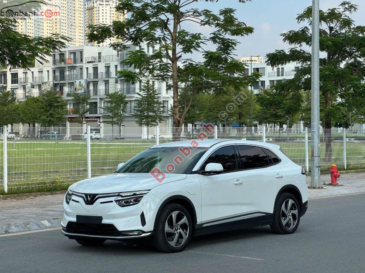 2023 VinFast VF8 Eco AWD