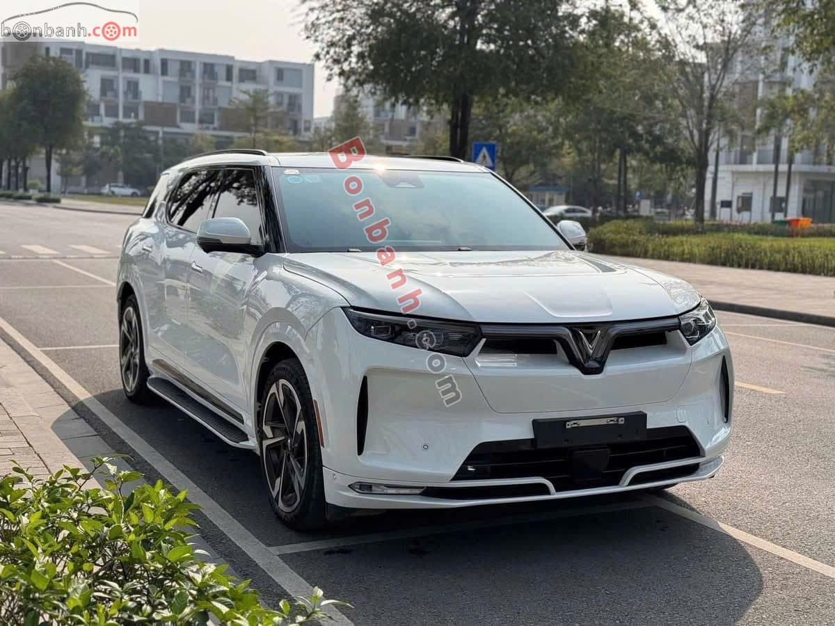 2025 VinFast VF9 Plus 7S