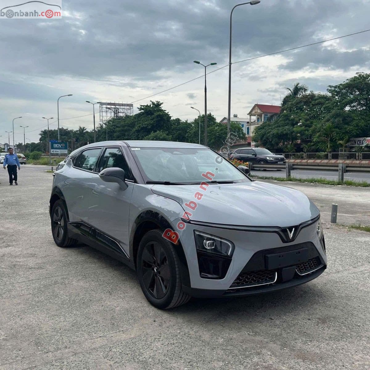 2026 VinFast VF7 Eco