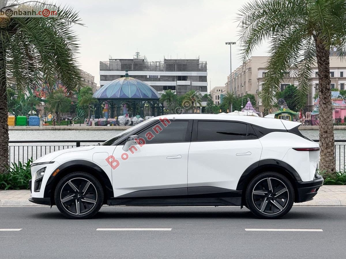 2026 VinFast VF7 Plus AWD