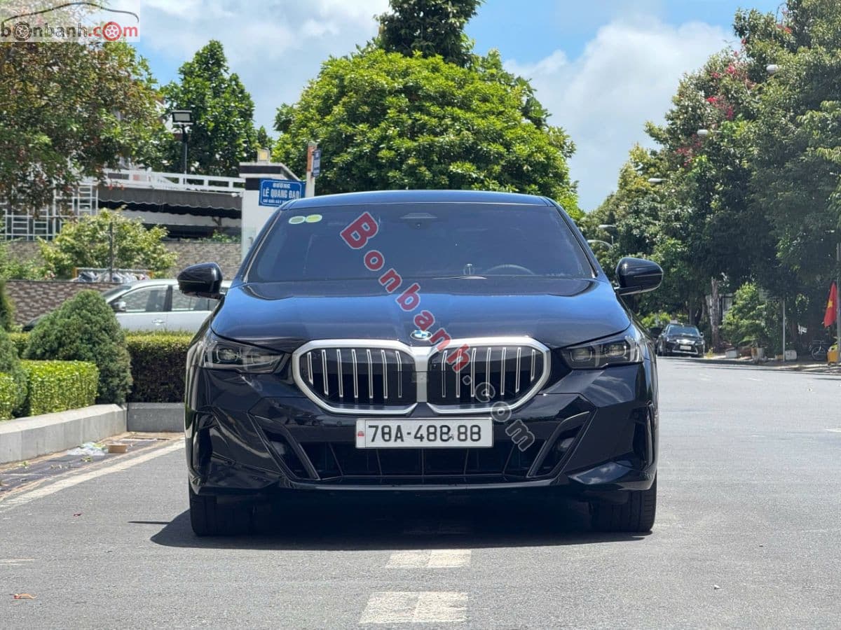 2025 BMW 5 Series 530i M Sport