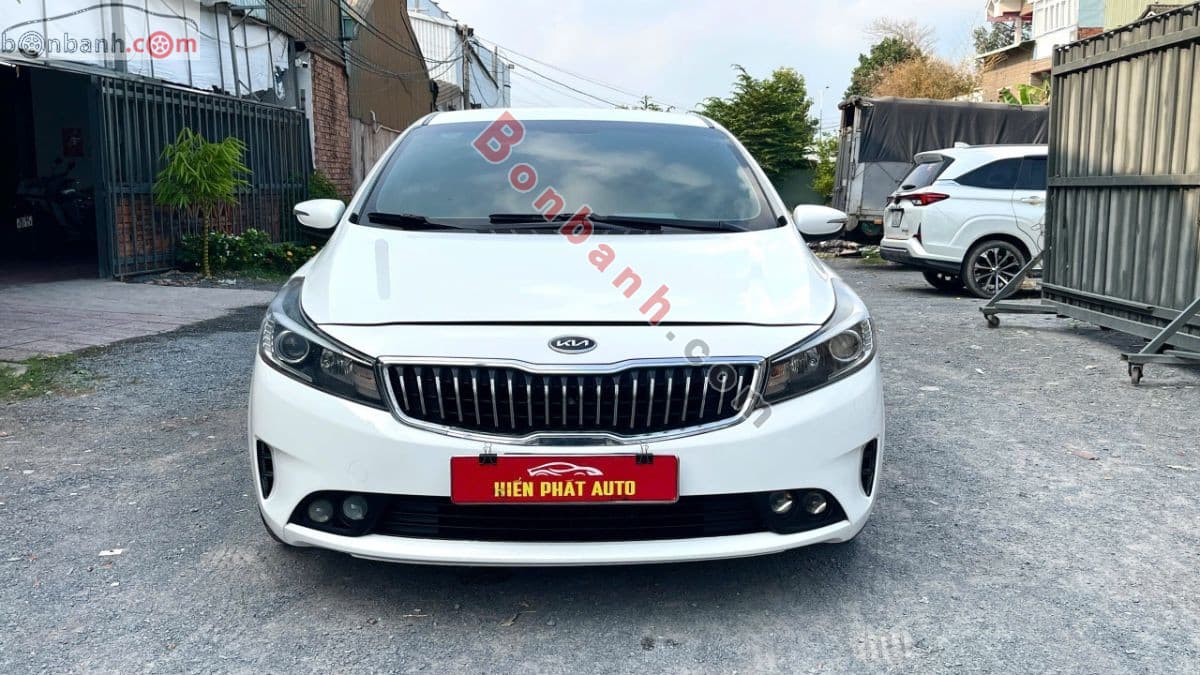 2017 Kia Cerato 1.6 MT - Image 1